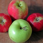 Salt_Lake_City_Farmers_Market_apples