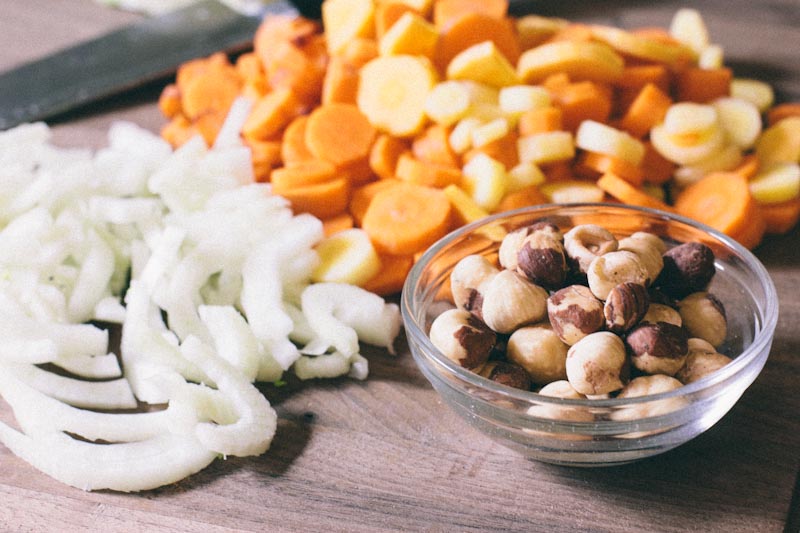 Spanish Carrots with Fennel and Hazelnuts 