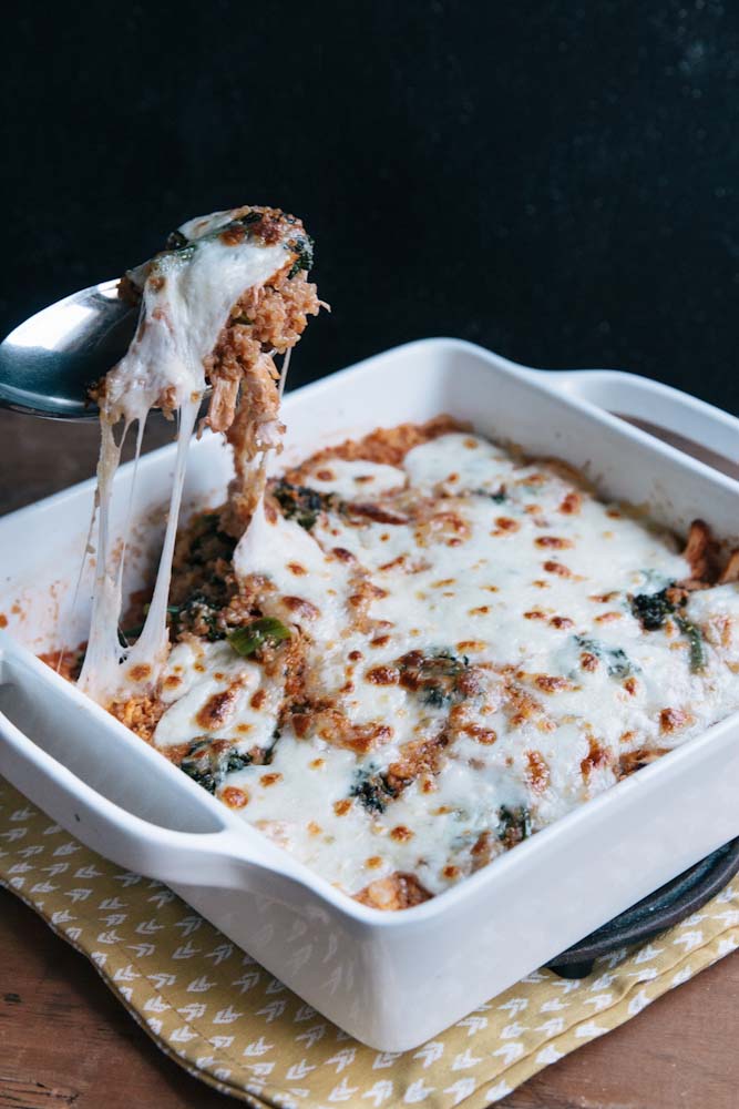 Cheesy Baked Quinoa with Chicken and Veggies 