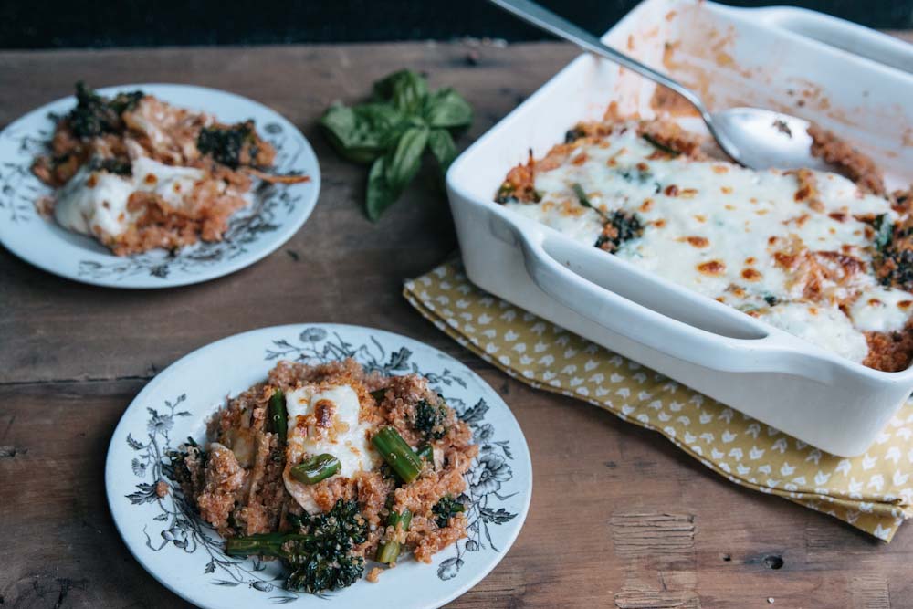 Cheesy Baked Quinoa with Chicken and Veggies 