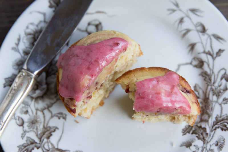 Easter Donut Muffins | theVintageMixer.com