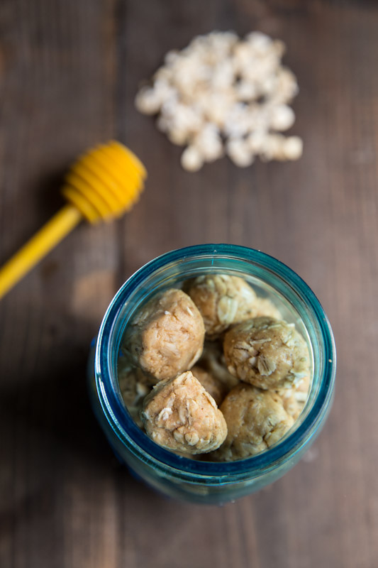 Peanut Butter Honey Oat Protein Bites | theVintageMixer.com