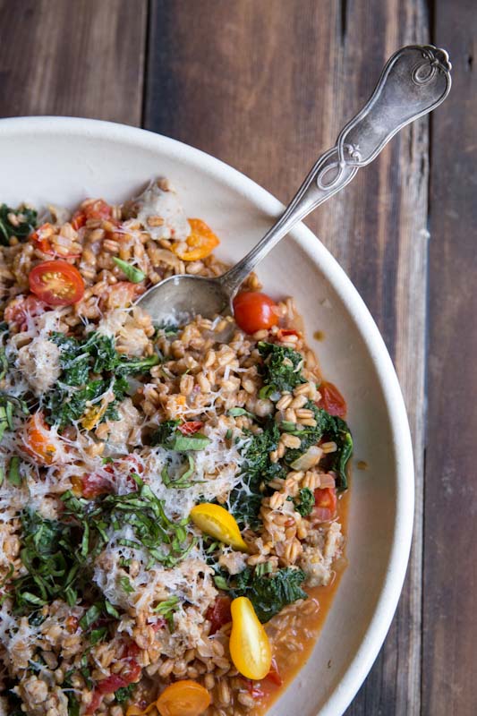 One-Pan Farro with Tomatoes, Sausage and Kale • theVintageMixer.com #eatseasonal