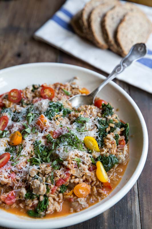 One-Pan Farro with Tomatoes, Sausage and Kale • theVintageMixer.com #eatseasonal