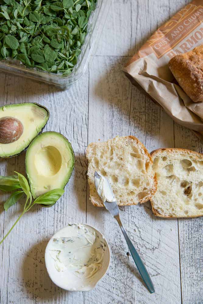 Green Veggie Picnic Sandwich • theVintageMixer.com