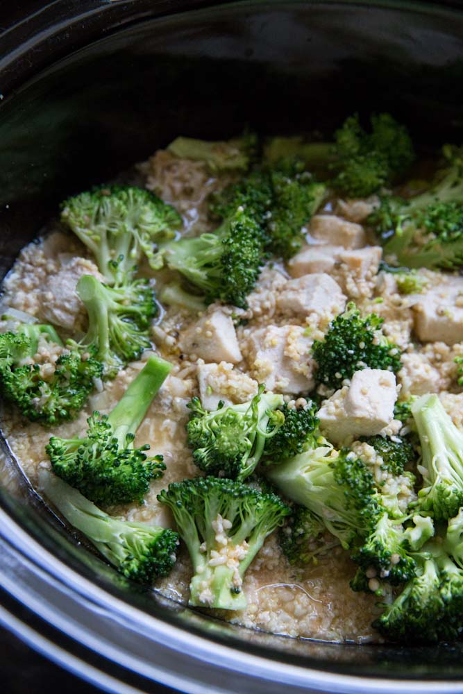 Slow Cooker Cheesy Chicken and Broccoli Recipe • theVintageMixer.com