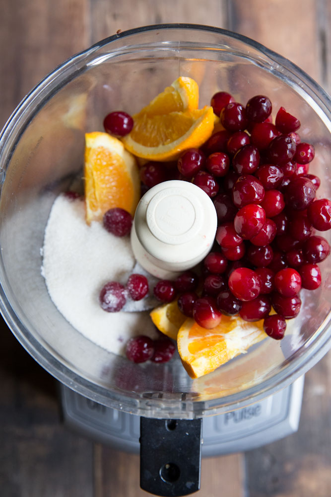 Raw Cranberry Orange Sauce • theVintageMixer.com #Thanksgiving