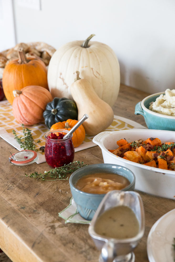 Raw Cranberry Orange Sauce • theVintageMixer.com #Thanksgiving