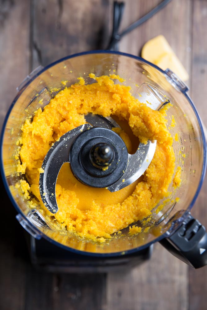 Homemade Pumpkin Puree Recipe • theVintageMixer.com