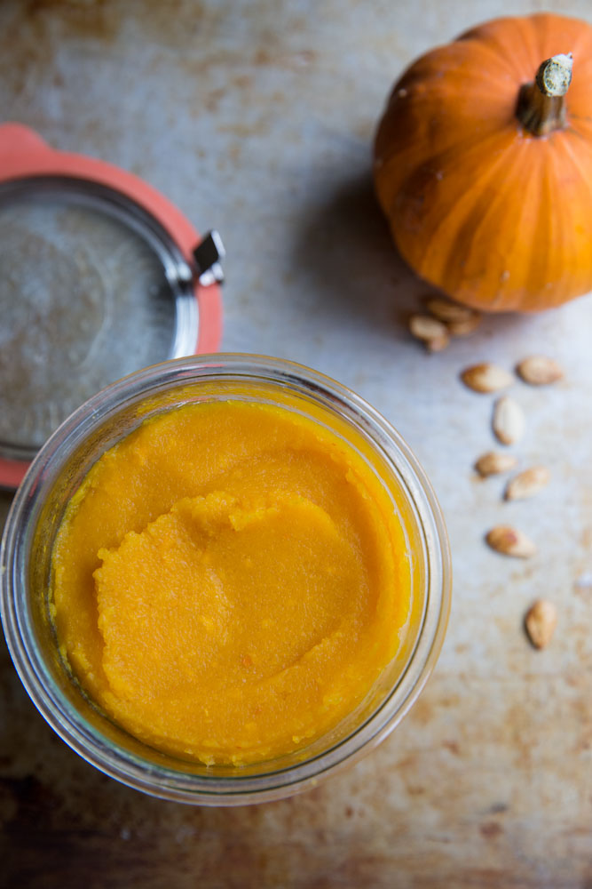 Homemade Pumpkin Puree Recipe • theVintageMixer.com