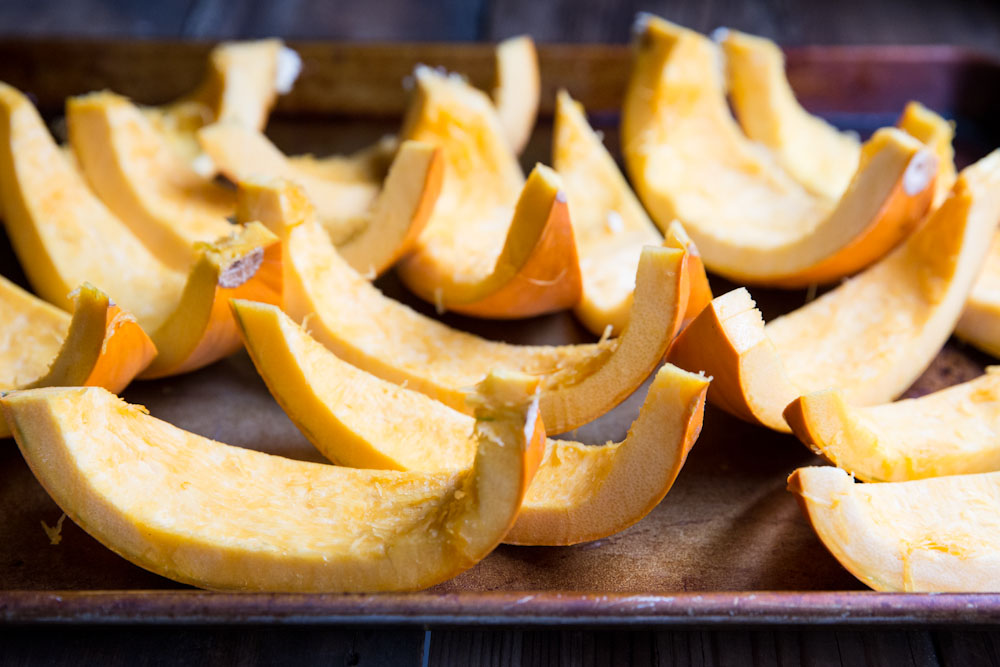 Homemade Pumpkin Puree Recipe • theVintageMixer.com