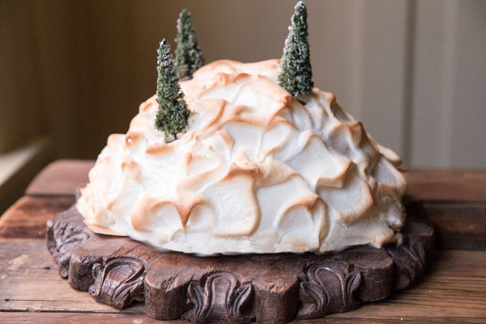 Red Velvet Baked Alaska Christmas Cake • theVintageMixer.com #Christmas