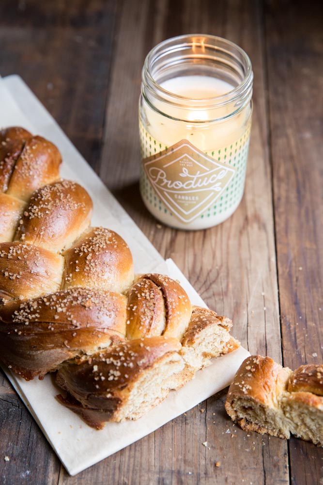 cinnamon roll challah-resepti • theVintageMixer.com