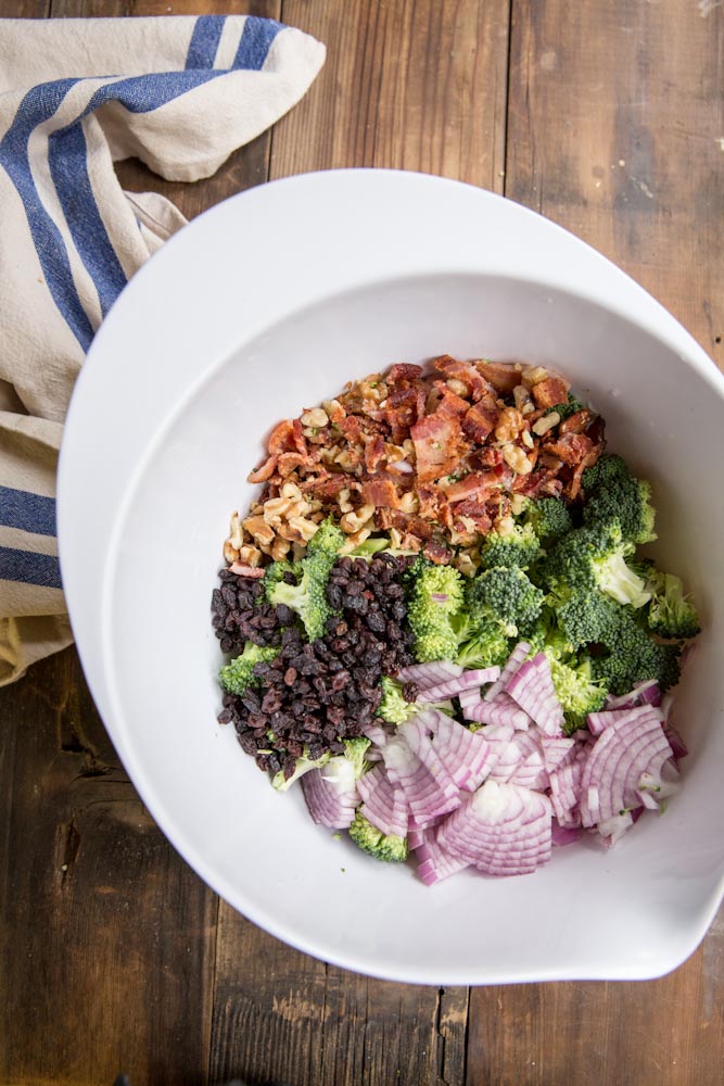 Healthy Broccoli Salad Recipe • theVintageMixer.com #healthy #salad