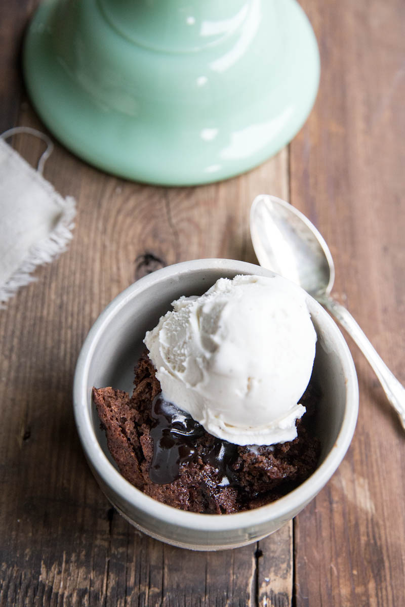 Mexican Chocolate Pudding Cake Recipe • theVintageMixer.com #chocolatecake #vegan