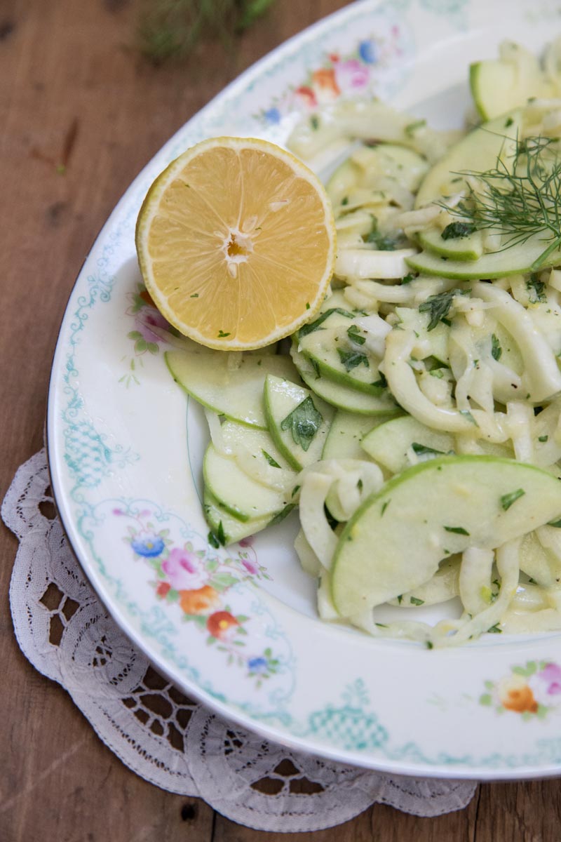 Apple Fennel Salad Recipe • theVintageMixer.com #salad