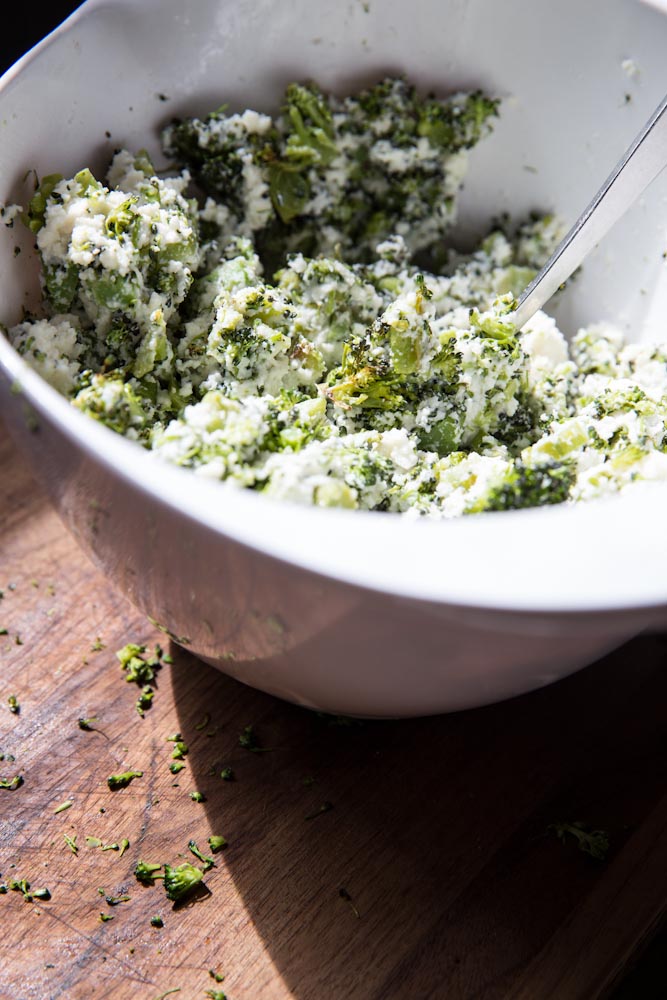 Roasted Broccoli Stuffed Shells Recipe • theVintageMixer.com #pasta