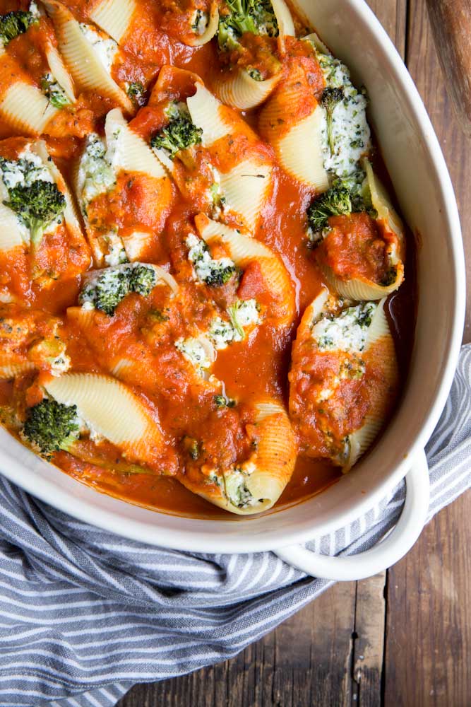 Roasted Broccoli Stuffed Shells Recipe • theVintageMixer.com #pasta