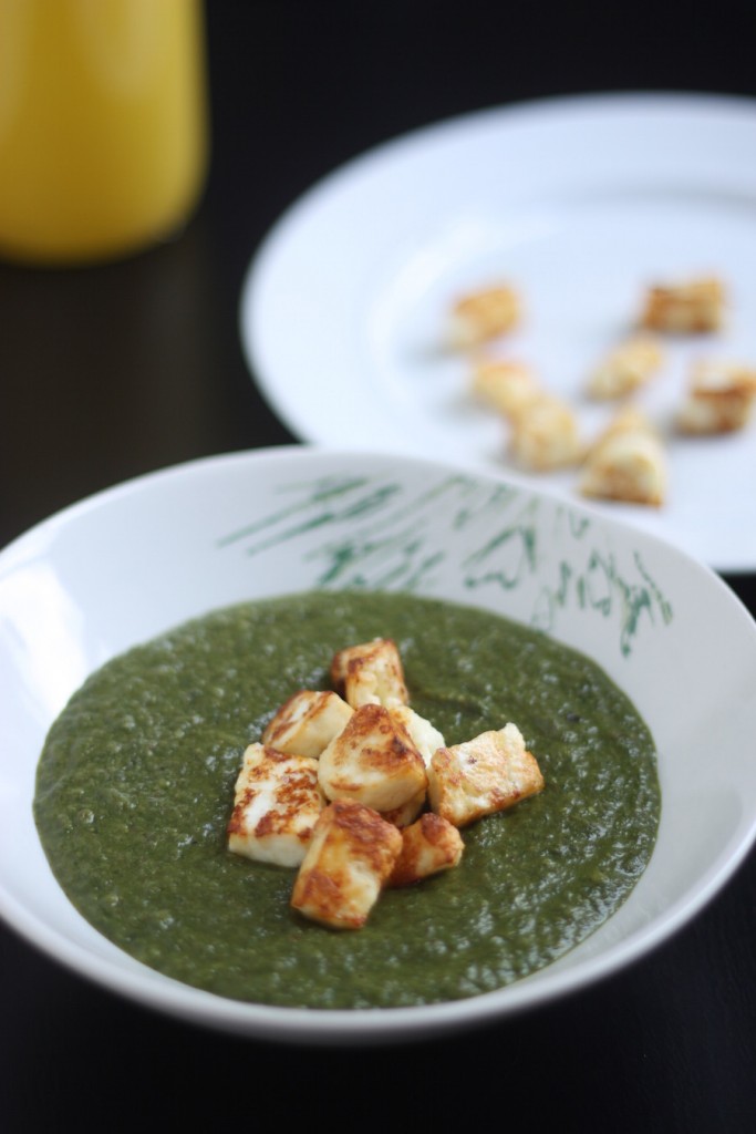 Saag Paneer Recipe • theVintageMixer.com