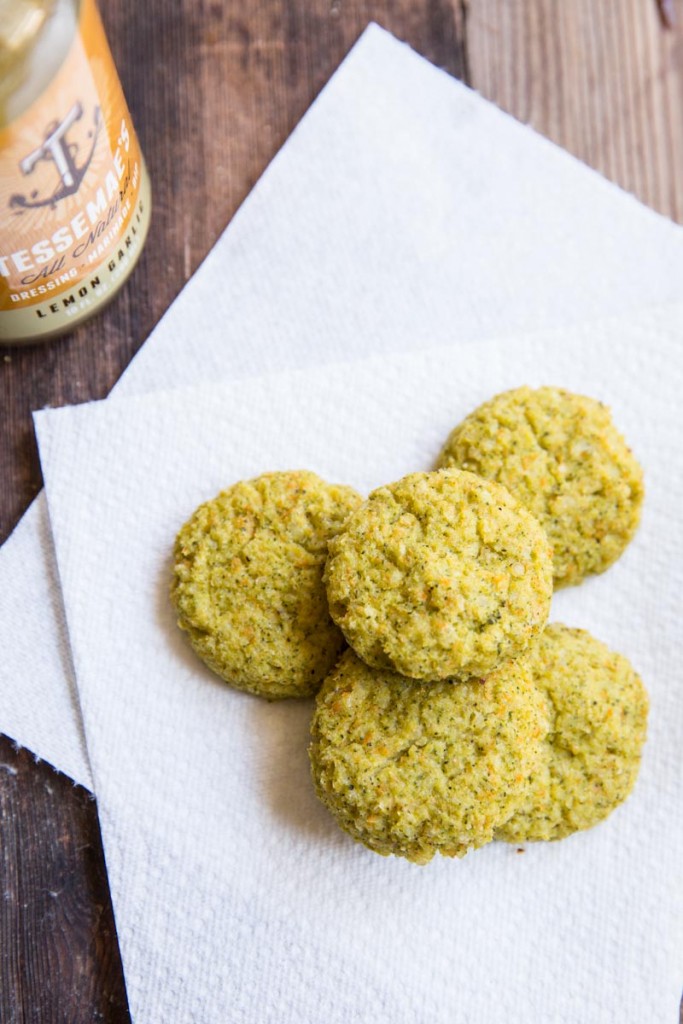 kids veggie nuggets with easy spinach pesto • theVintageMixer.com #backtoschoolrecipes #kidfriendlyrecipes #BacktoSchool #TasteWhatMatters #Tessemaes #lunchbox