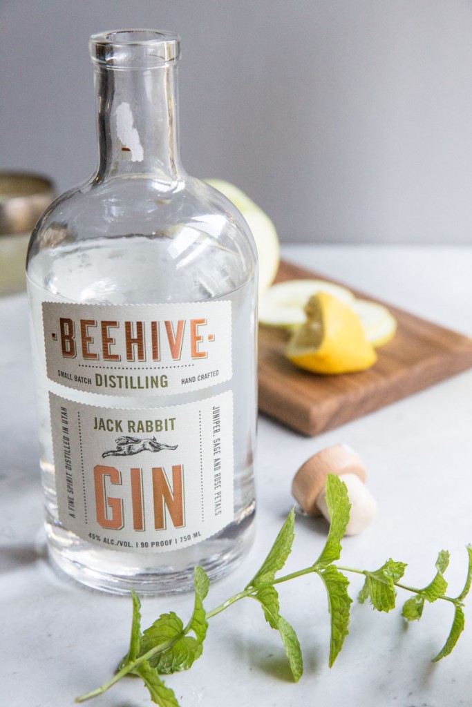 The Botanist Gin Cocktail with Beehive Gin • theVintageMixer.com #cocktailrecipe