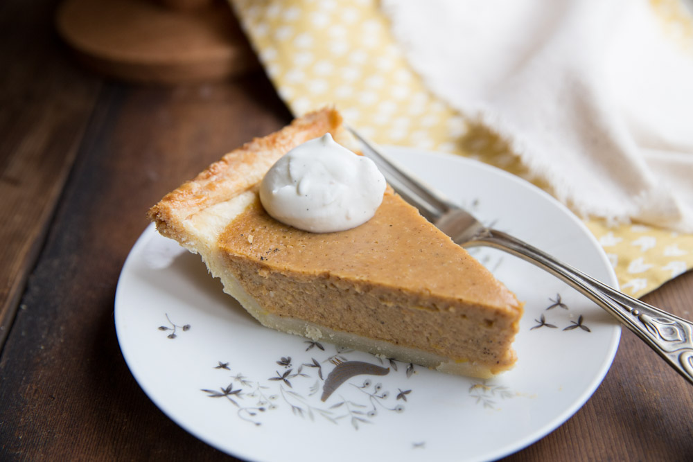 Pumpkin Sweet Potato Pie • theVintageMixer.com #pie #sweetpotatopie #pumpkinpie #thanksgivingrecipe