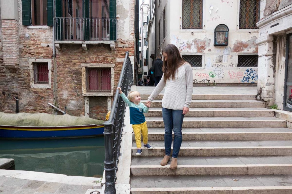 Traveling to Venice with kids • theVintageMixer.com #travel #italy #venice #travelingwithkids