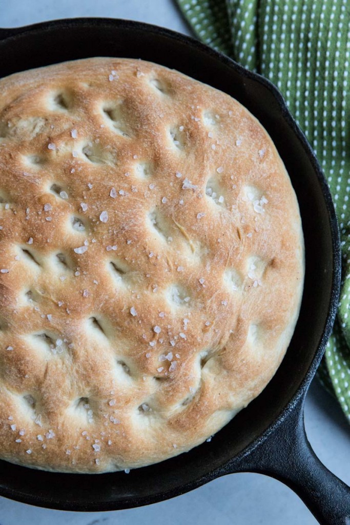 Pesto Filled Focaccia Bread Recipe • theVintageMixer.com #breadrecipe #focaccia #Italianfocaccia