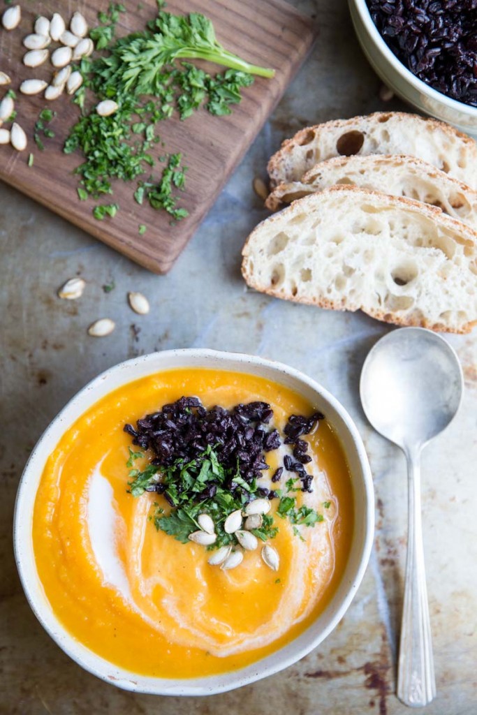 Butternut Squash Carrot and Orange Soup • theVintageMixer.com #detox #cleaneating #healthyeating #soup