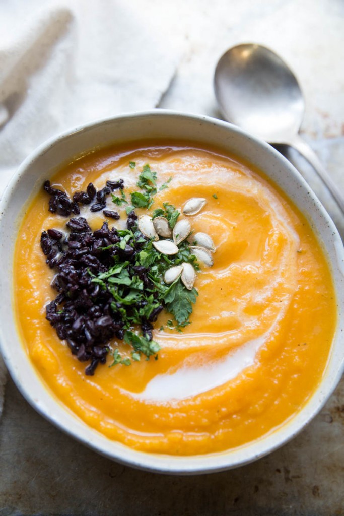 Butternut Squash Carrot and Orange Soup • theVintageMixer.com #detox #cleaneating #healthyeating #soup #vegan #glutenfree