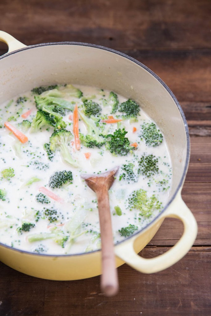 Creamy Broccoli and Cheese Soup Recipe • theVintageMixer.com #soup #broccolisoup #meatlessmonday