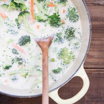 Creamy Broccoli and Cheese Soup Recipe • theVintageMixer.com #soup #broccolisoup #meatlessmonday