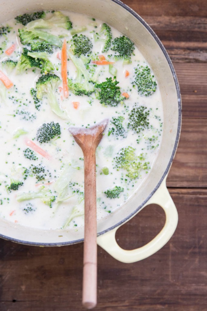 Creamy Broccoli and Cheese Soup Recipe • theVintageMixer.com #soup #broccolisoup #meatlessmonday