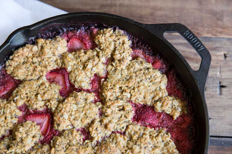 Strawberry Rhubarb Skillet Pie Recipe • theVintageMixer.com #rhubarbrecipe