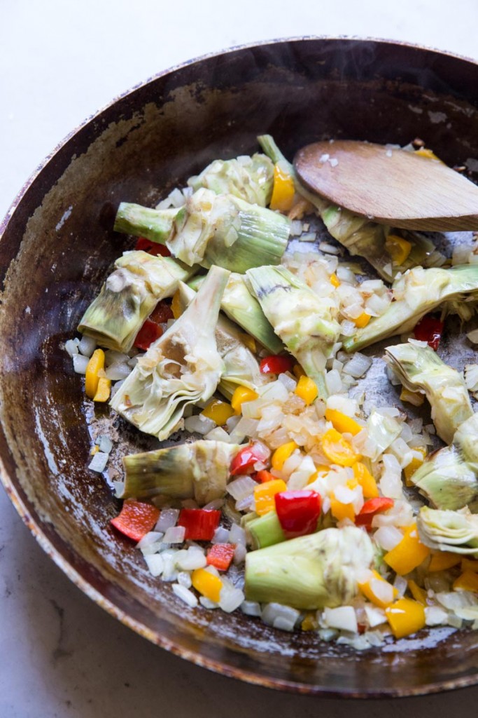 Veggie Paella Recipe with Artichokes and Olives • theVintageMixer.com #eatseasonal #vegetarianrecipe #meatlessmonday