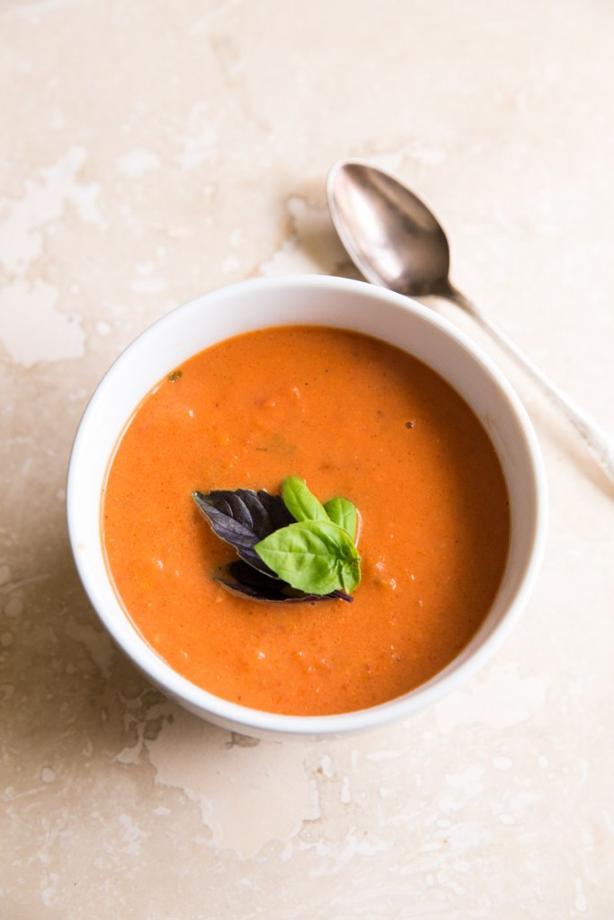 Freezer Friendly Tomato Basil Soup • theVintageMixer.com #cookbook #freezermeals #freezerrecipe