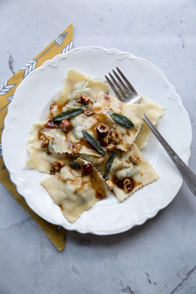 Freezer Friendly Butternut Squash Ravioli • theVintageMixer.com #cookbook #freezermeals #freezerrecipe