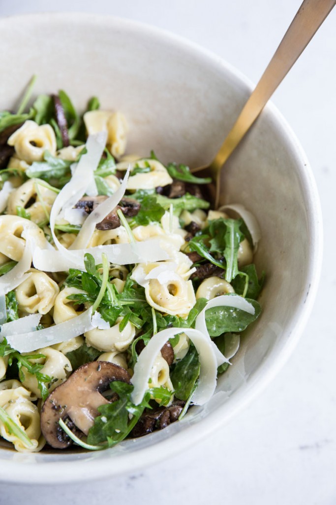 Mushroom Arugula Pasta Salad Recipe • theVintageMixer.com #pastasalad #mushrooms #eatseasonal #cleaneating