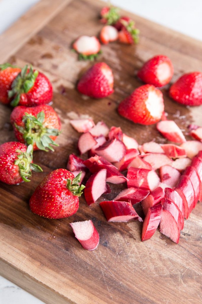 Strawberry Rhubarb Almond Galette • theVintageMixer.com #galette #strawberryrhubarb #summerdessert #fruitdessert