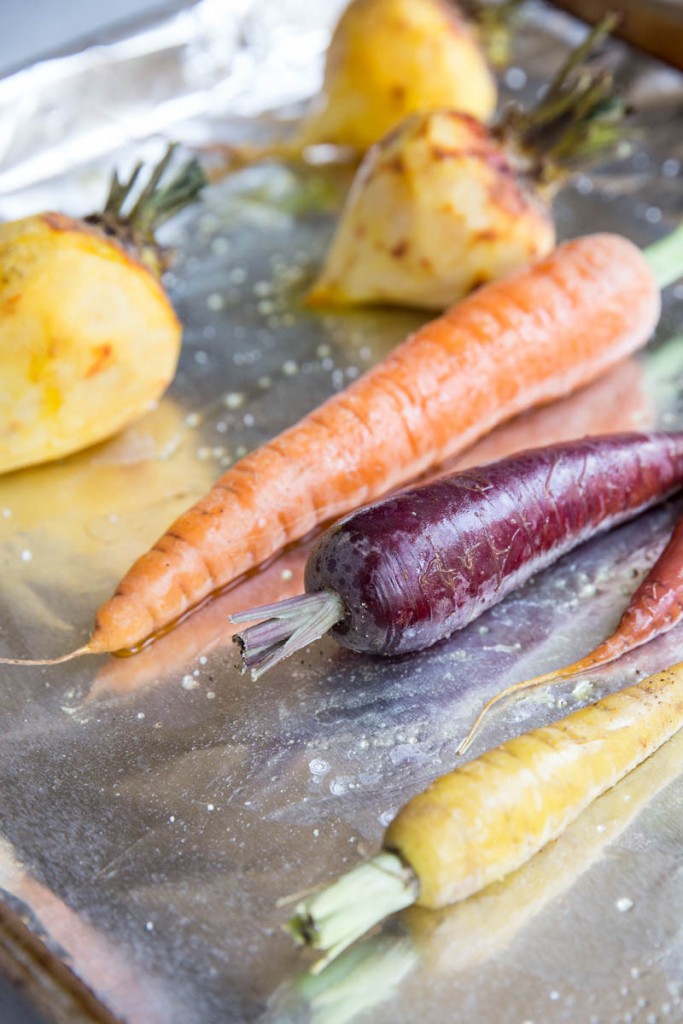 Quinoa and Lentils with Roasted Veggies • theVintageMixer.com #healthyrecipe #quinoarecipe