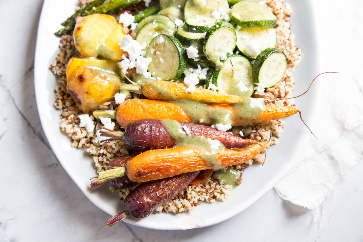 Quinoa and Lentils with Roasted Veggies • theVintageMixer.com #healthyrecipe #quinoarecipe