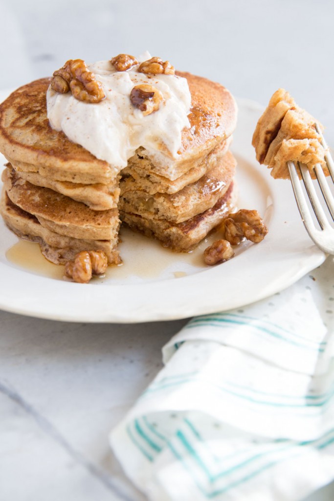 Carrot Cake Pancake Recipe with Whipped Ricotta Cream • theVintageMixer.com #pancakes #carrotcake #breakfast