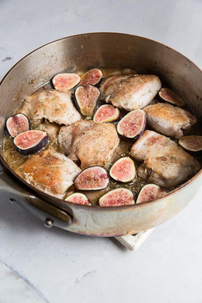 Roasted Chicken Thighs with Figs and Butternut Squash • theVintageMixer.com #chicken #healthydinner #easydinner