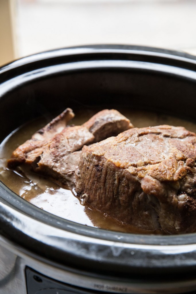 Cider Slow Cooked Pulled Pork Recipe • theVintageMixer.com #pulledpork #slowcookerrecipe