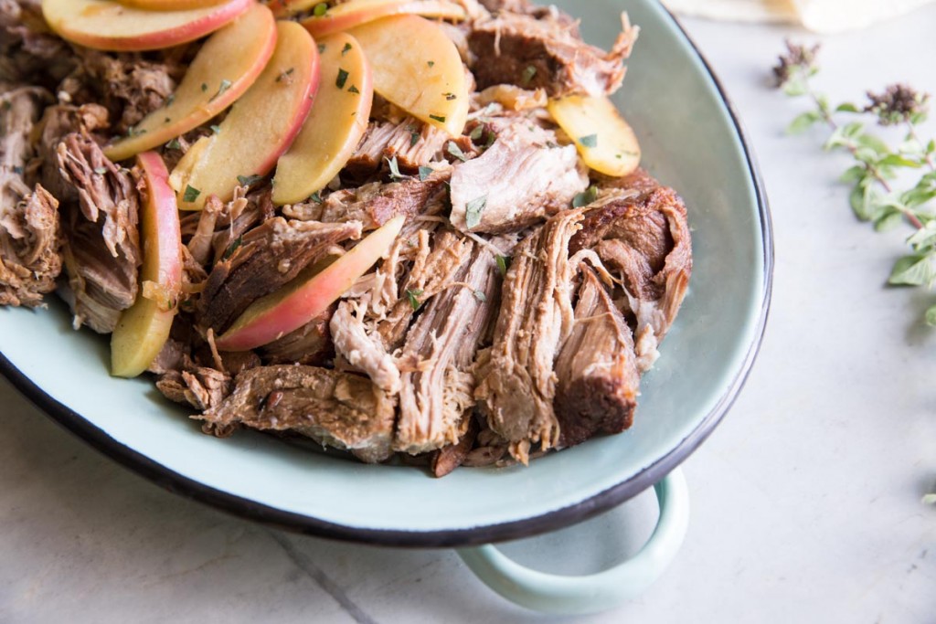 Cider Slow Cooked Pulled Pork Recipe • theVintageMixer.com #pulledpork #slowcookerrecipe