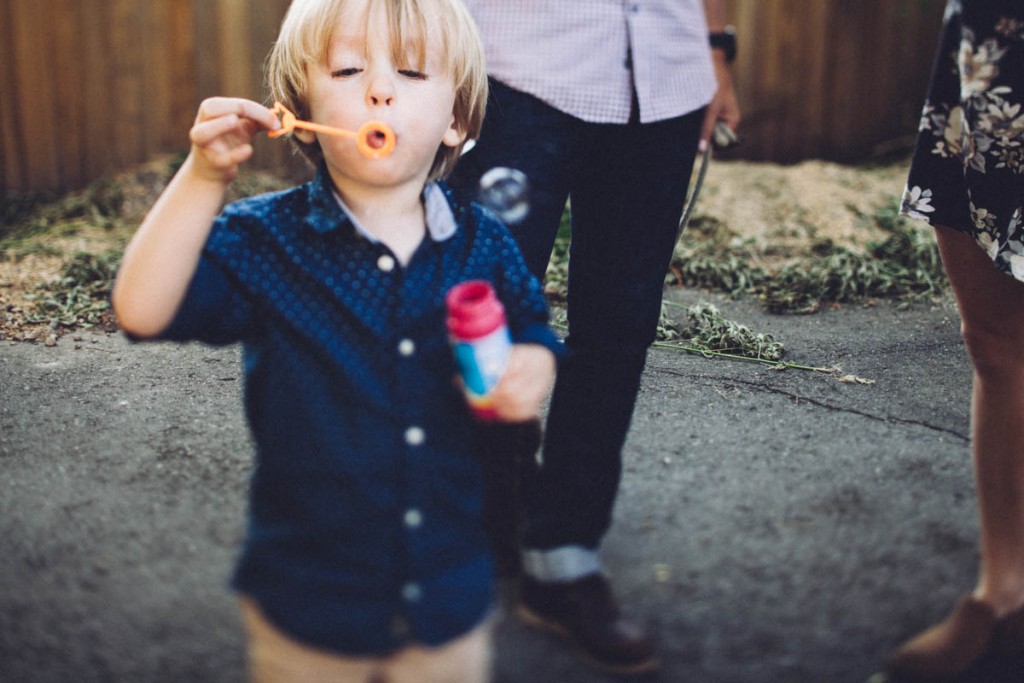 New Baby Family Photos • theVintageMixer.com #familyphotography