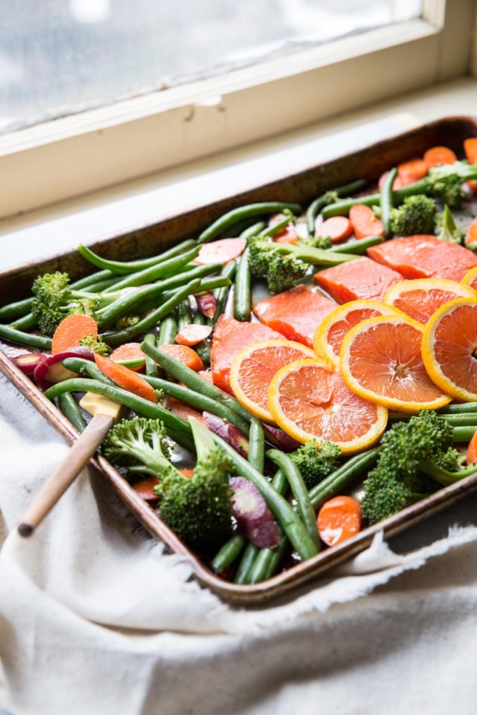 Orange Sesame Sheet Pan Salmon Recipe • theVintageMixer.com #salmonrecipe #easydinner #healthydinner #myharmons