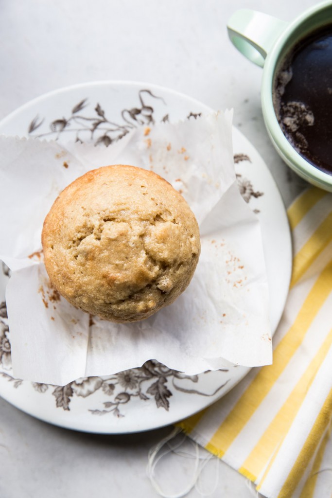 Bakery Style Date and Walnut Banana Muffin Recipe • theVintageMixer.com #muffinrecipe #bakerystylemuffin #healthymuffin #bananamuffin