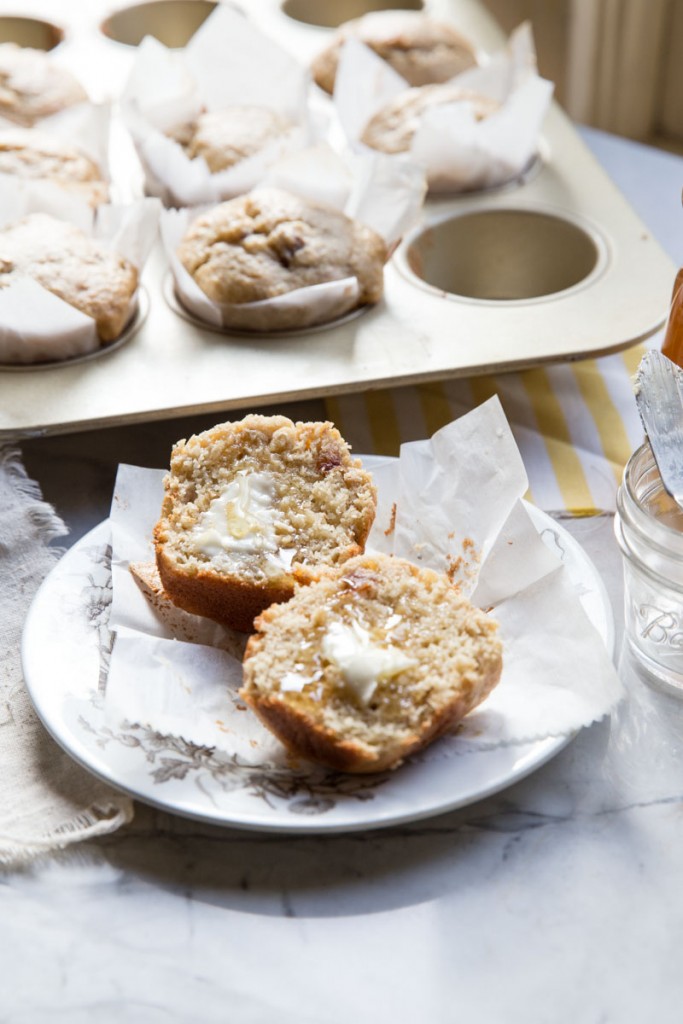 Bakery-Style Date and Walnut Banana Muffin Recipe • theVintageMixer.com #muffinrecipe #bakerystylemuffin #healthymuffin #bananamuffin