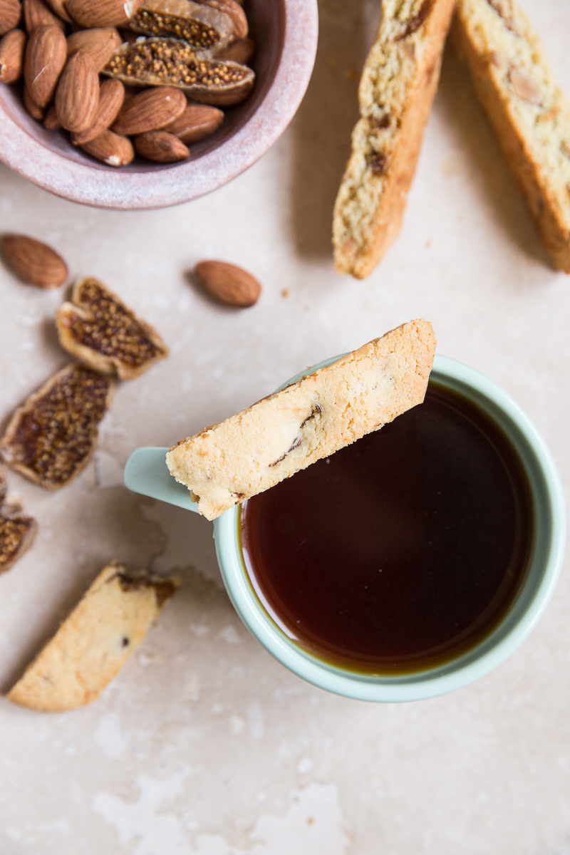 This gluten free biscotti recipe is a real winner. It has a few simple ingredients and is a irresistible snack that just so happens to be healthy.